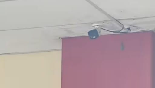 Tangkapan layar kamera CCTV di area plafon ruangan yang ikut beredar dalam polemik kasus Ketua DPRD Bone.