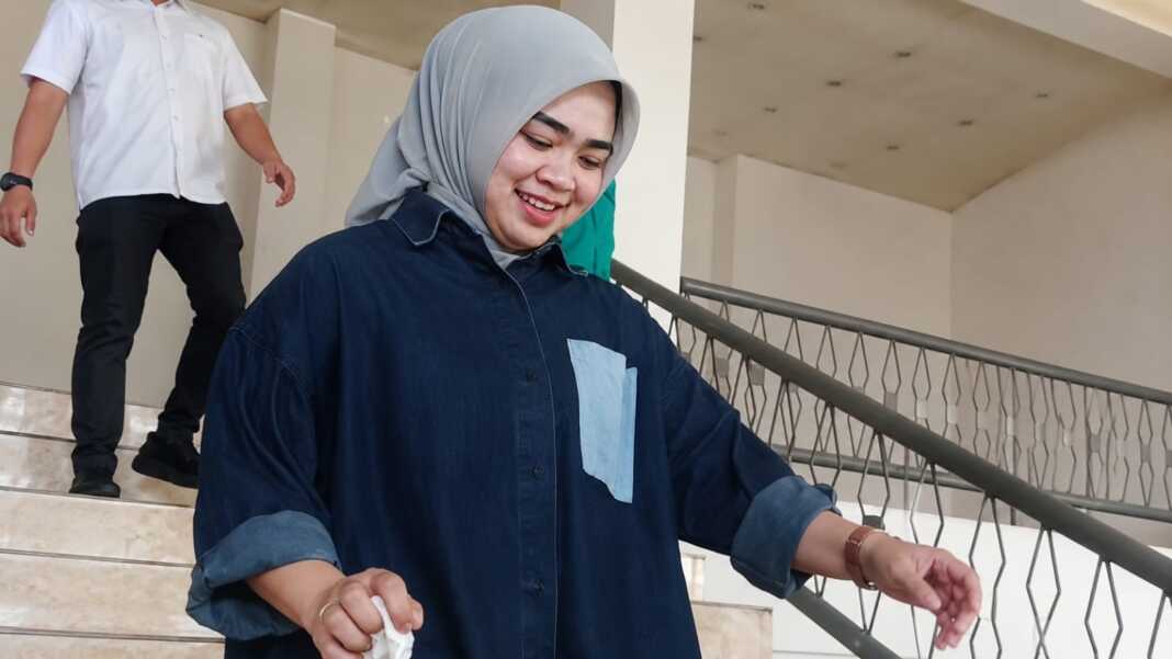 Ketua DPRD Bone Andi Tenri Walinonong dalam sorotan kasus dugaan penganiayaan terhadap staf DPRD Bone.