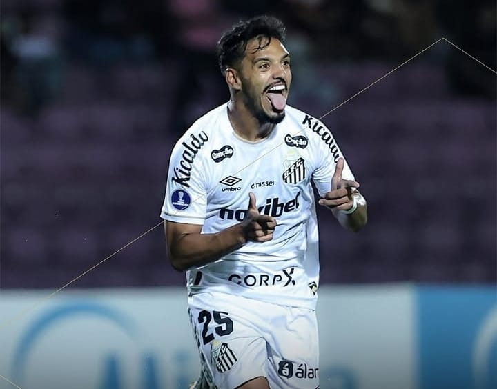 Pemain Santos merayakan gol saat timnya menang 4-1 atas UCV pada playoff Sudamericana 2026.