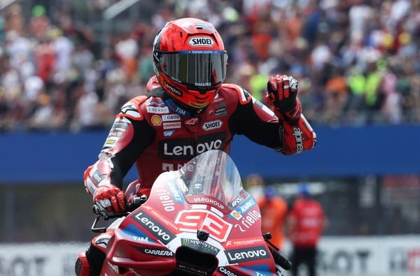 Pembalap Ducati Lenovo Team Marc Marquez meraih podium pertama pada MotoGP Jerman 2026 di Sachsenring, Minggu, 12 Juli 2026, sementara dua rider Trackhouse, Ai Ogura dan Raul Fernandez, melengkapi podium.