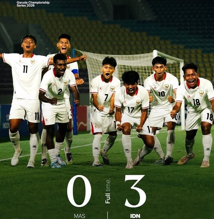 Pemain Timnas Indonesia U-17 merayakan kemenangan 3-0 atas Malaysia pada Garuda Championship Series 2026 di Solo