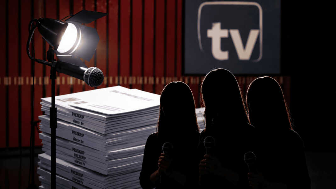 Tunggakan honor stasiun TV swasta. ilustrasi