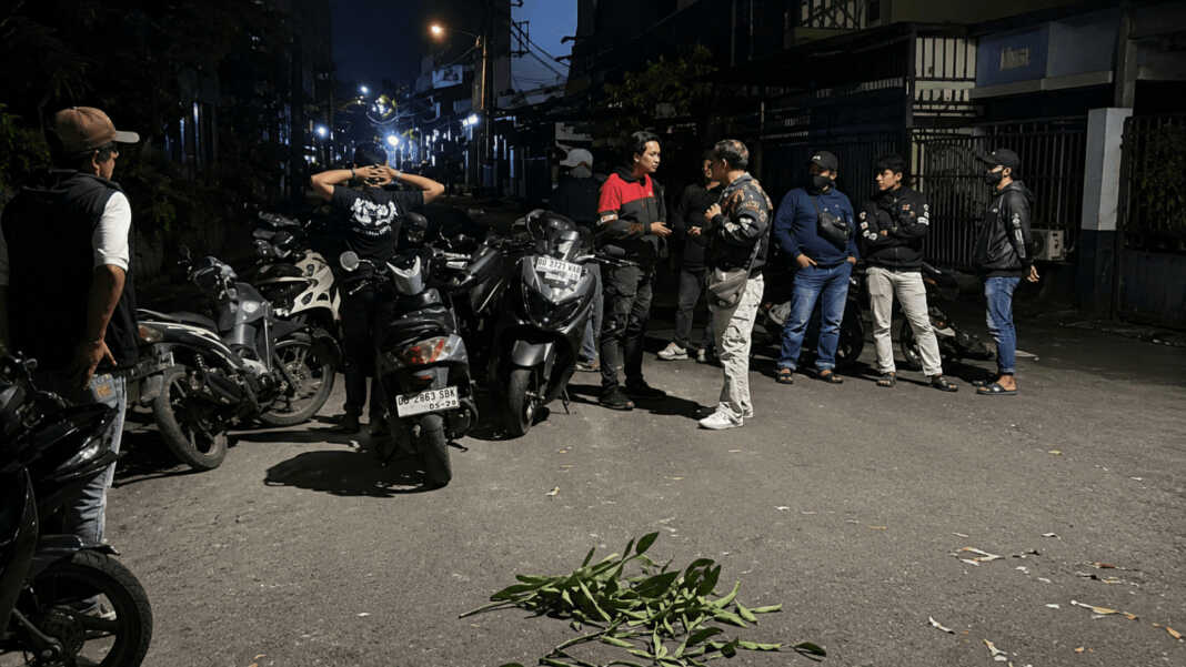 Polisi menemukan ranting di lokasi yang diduga digunakan sebagai anak panah busur.