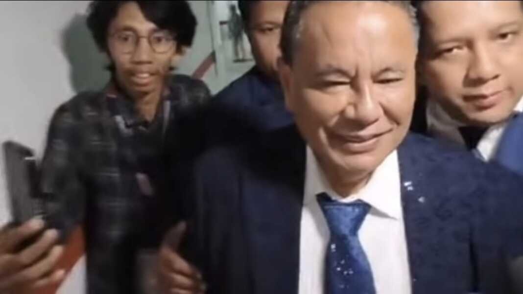 Hotman Paris dampingi di Gedung Kejaksaan Agung, Jakarta.