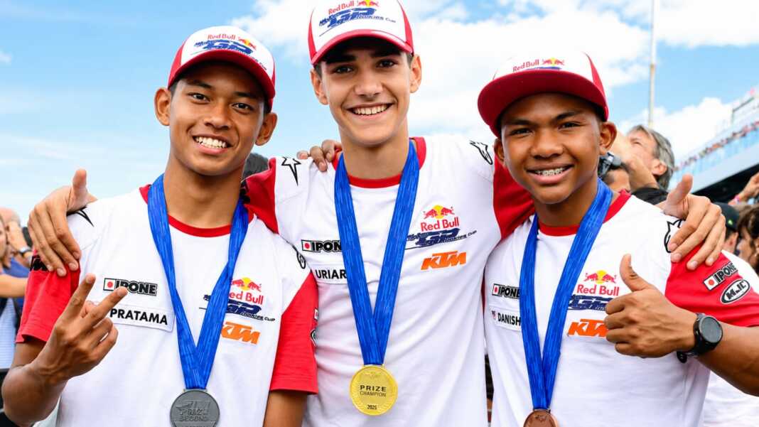 Veda Pratama, Brian Uriarte, dan Hakim Danish