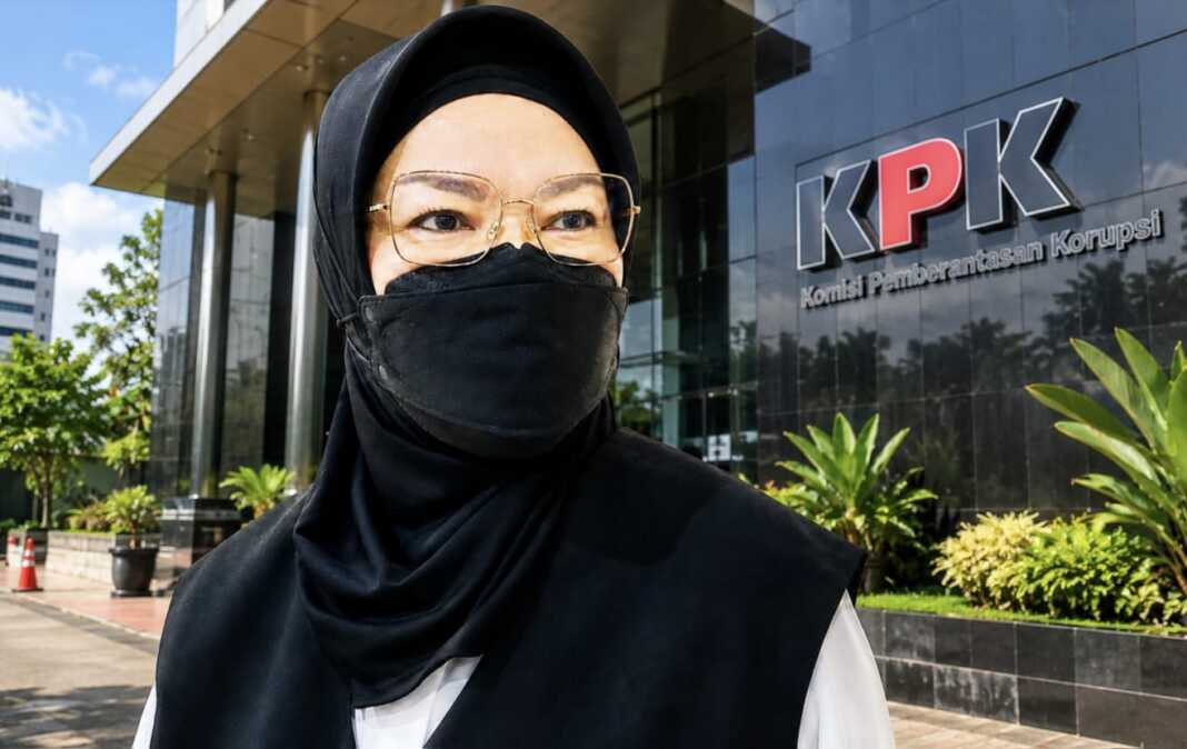Bupati Sukoharjo Etik Suryani kena OTT KPK.