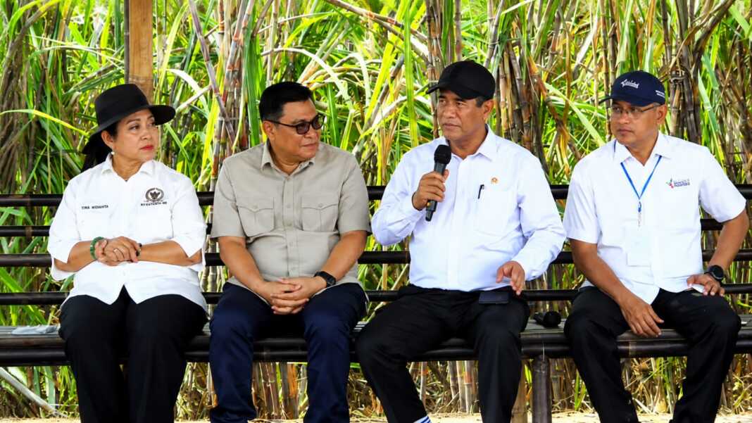 Mentan Amran dalam kegiatan Rebuk Tani di Sleman, beberapa waktu lalu.