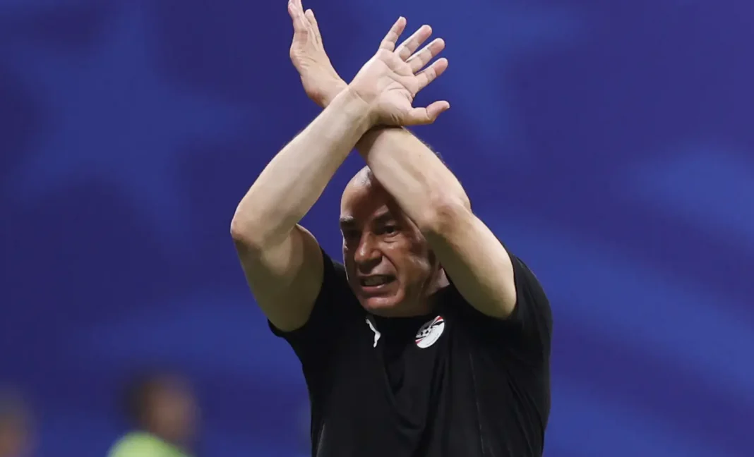 Pelatih Mesir Hossam Hassan memberikan gestur lengan berbentuk X