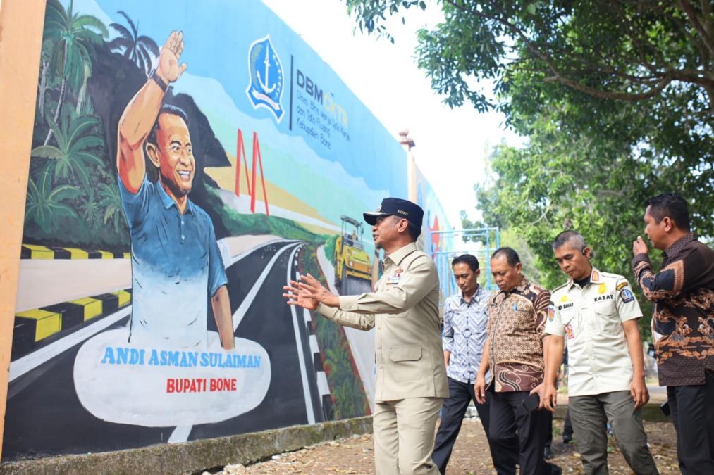 bupati bone andi asman sulaiman tinjau mural watampone penataan taman kota stadion