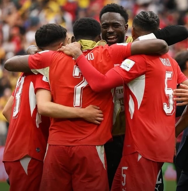 Selebrasi pemain Swiss usai menyingkirkan Kolombia lewat adu penalti pada babak 16 besar Piala Dunia 2026.