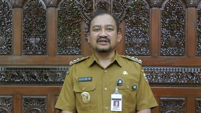 Bupati Pemalang Anom Widiyantoro