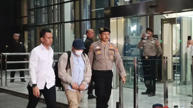 Bupati Lombok Barat Lalu Ahmad Zaini di Gedung Merah Putih KPK. (Liputan6.com/Dimas)