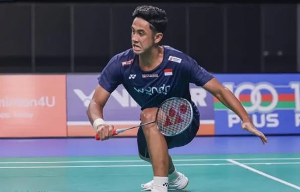 Alwi Farhan saat bertanding melawan Kenta Nishimoto pada babak 32 besar Japan Open 2026.