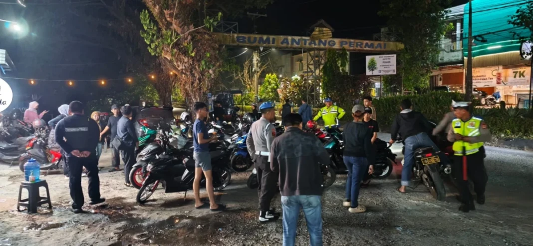 Operasi yang dilaksanakan personel Polsek Manggala di simpang tiga Jalan Antang Raya-Perumnas Antang, Sabtu
