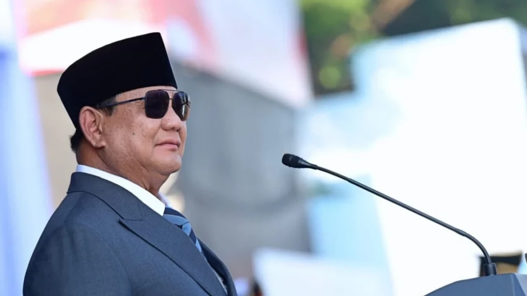 Presiden Prabowo saat memberikan amanat dalam upacara Hut Bhayangkara ke-80 di Lapangan Brimob Cikeas