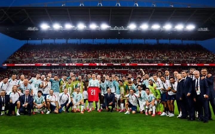 Cristiano Ronaldo Kenakan Jersey Diogo Jota usai Portugal Singkirkan Kroasia di Piala Dunia 2026