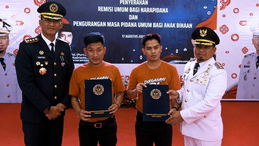 Penyerahan remisi umum kepada narapidana di Lapas Kelas IIA Parepare saat HUT RI ke-81.