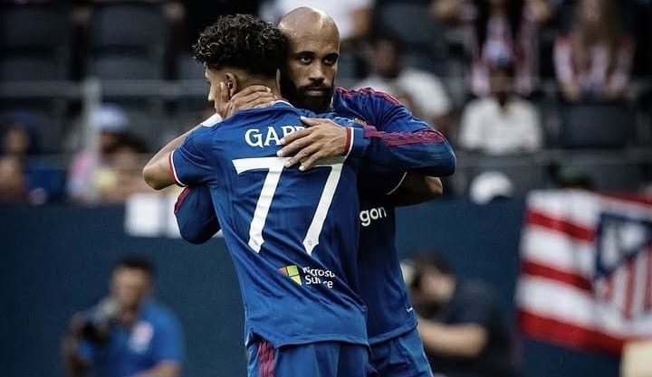 JJ Gabriel saat menjalani debut tim utama Manchester United dalam laga pramusim melawan Atletico Madrid di Stockholm.