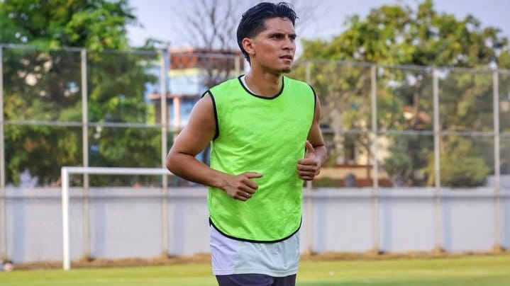 Pemain PSM Makassar mengikuti latihan pramusim jelang Liga 1 2026/2027.