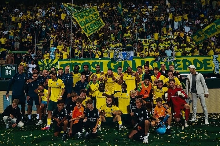 Fortuna Sittard rayakan kemenangan 3-1 atas SC Cambuur di laga lanjutan Eredivisie. Tiga poin pertama musim ini untuk pasukan Gialloverde!.