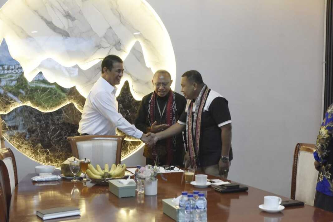 Mentan Amran dalam pertemuan bersama Dewan Penasehat Ikatan Keluarga Alor di Jabodetabek, Selasa (18/8).