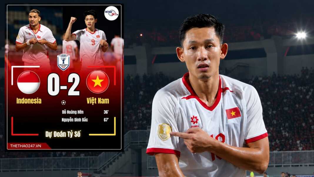 Pemain Vietnam menunjuk patch emas juara bertahan AFF di Stadion Pakansari saat laga melawan Timnas Indonesia.