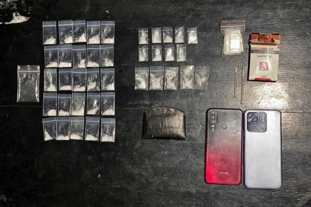 Barang bukti narkotika jenis sabu yang diamankan tim Personel Satnarkoba Polres Bantaeng.
