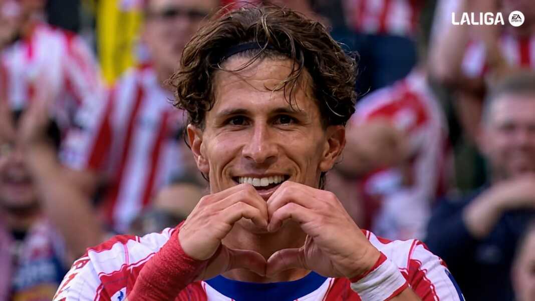 Pemain Atletico Madrid merayakan gol penyeimbang saat menghadapi Villarreal pada laga La Liga di Riyadh Air Metropolitano.