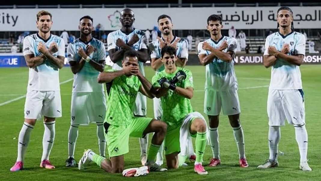 Pemain Al Hilal merayakan kemenangan 3-0 atas Al Fayha di Liga Arab Saudi.