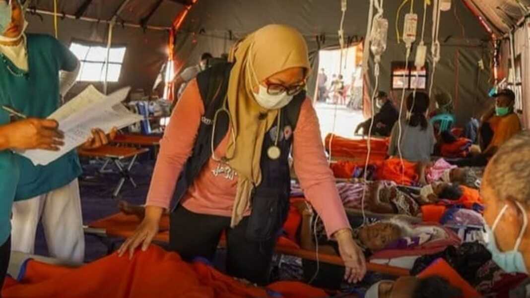 Pengungsi gempa NTT di posko darurat