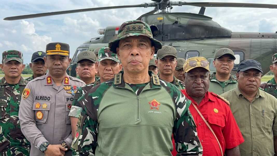 Pangkogabwilhan III Letjen TNI Lucky Avianto memimpin operasi pencarian sembilan perempuan di Jila Mimika