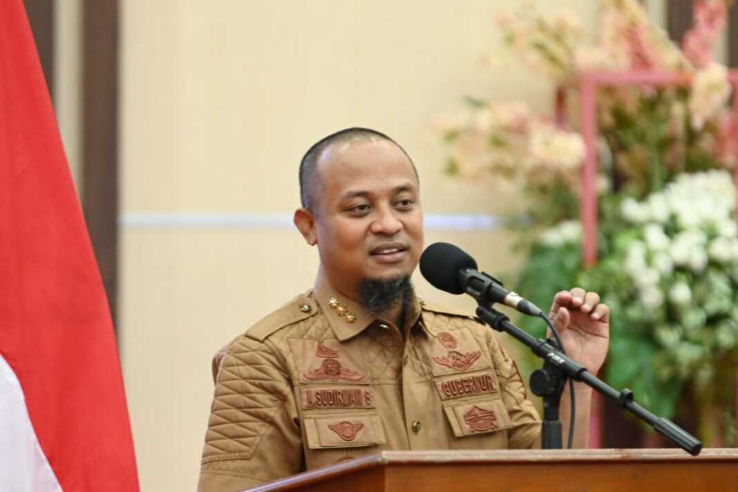 Gubernur Sulawesi Selatan Andi Sudirman Sulaiman memastikan roda pemerintahan dan pelayanan publik di Gowa. Secara regulasi Wakil Bupati mengisi kekosongan untuk menjalankan pemerintahan hingga ada penetapan Plt hal itu disampaikan pada kepada media, Sabtu (26/9/2026)