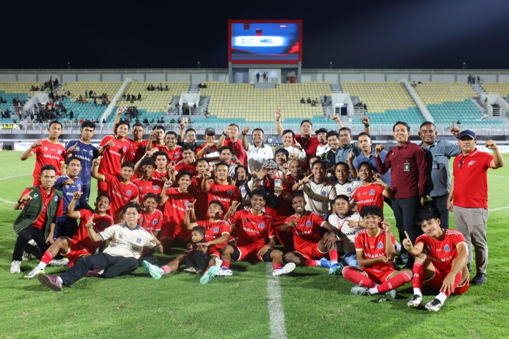 Bupati Bone H. Andi Asman Sulaiman hadir menyaksikan perjuangan tim Bone Beramal FC di Stadion Gelora BJ Habibie, Kota Parepare, Minggu (20/9/2026).