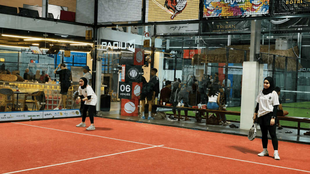 Suasana pertandingan SulawesiPos Pentas Padel 2026 Round 5