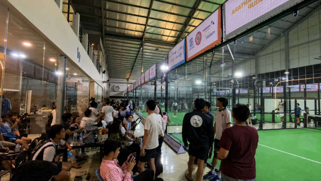 Suasana round 7 SulawesiPos Pentas Padel 2026 di Copa padel Makassar