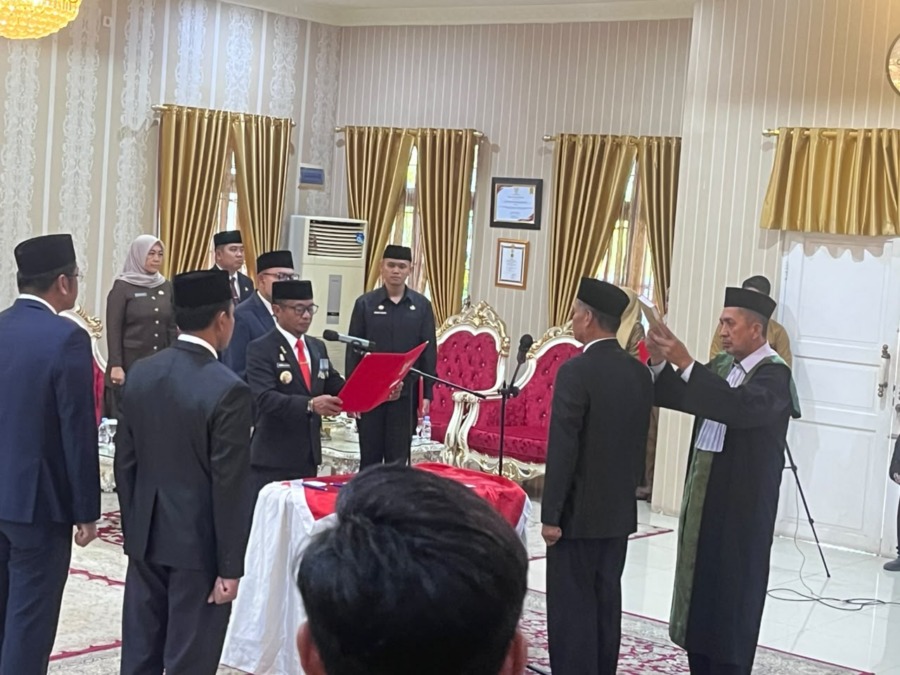 Empat pejabat kepala OPD Bone resmi dilantik setelah perampingan struktur pemerintahan, Senin (28/9/2026).