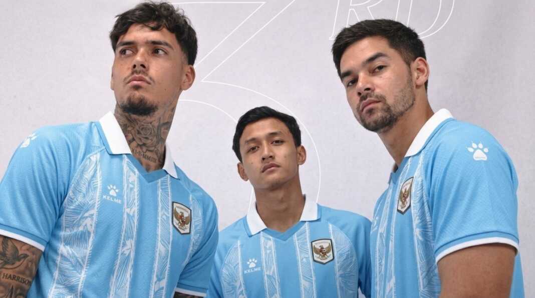 Jersey biru third kit Timnas Indonesia produksi Kelme