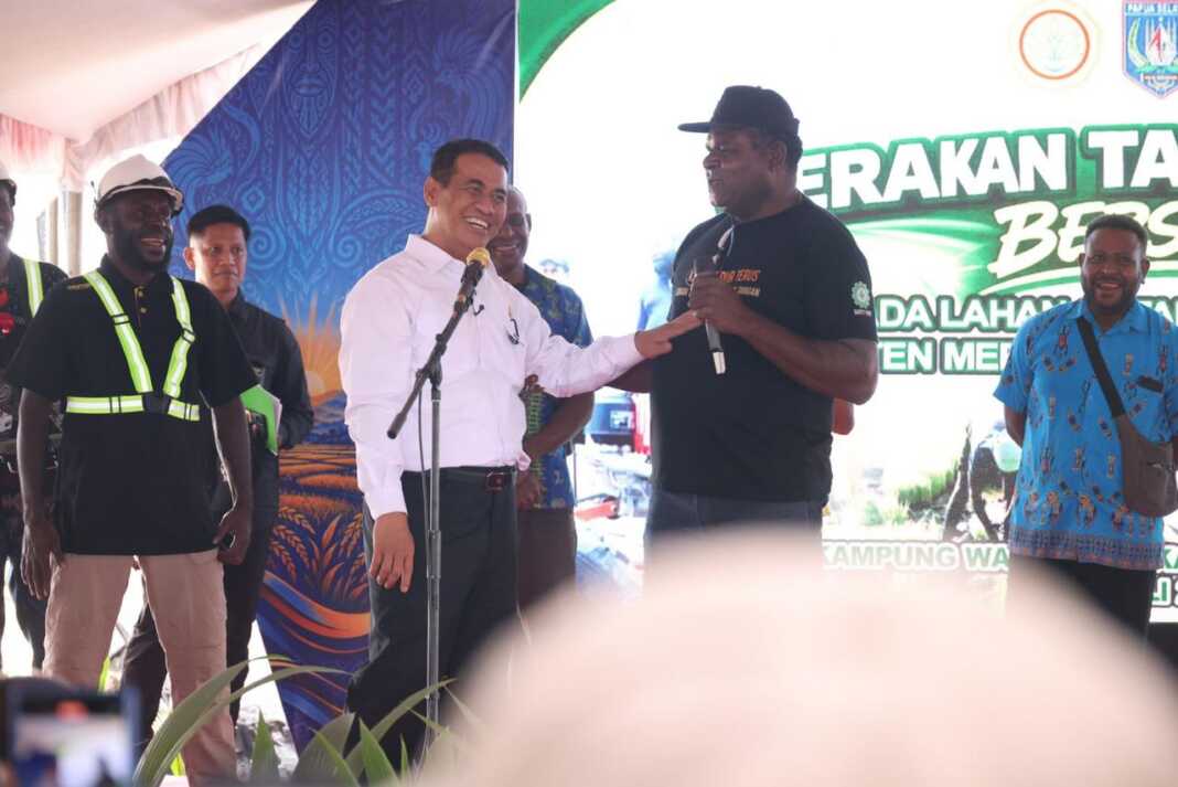 Menteri Pertanian RI, Andi Amran Sulaiaman meraih urutan 1 dari Kabinet Merah Putih