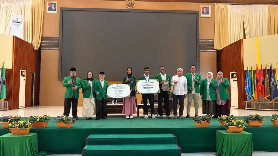 Mahasiswa baru Farmasi UMI menerima Bantuan Akademik Bencana NTT
