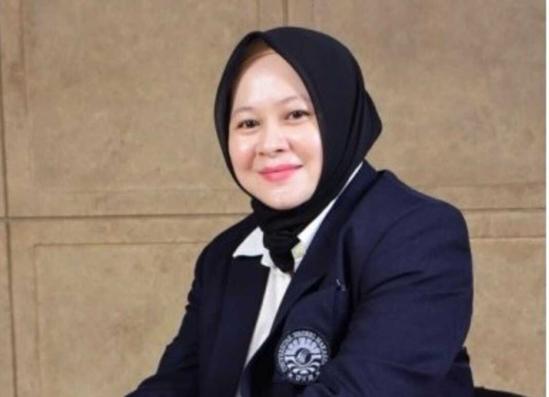 Dosen Administrasi Bisnis Fakultas Ilmu Sosial dan Hukum (FISH) Universitas Negeri Makassar (UNM), Dr. Henni Zainal, S.Pd., S.A.N., M.Pd., M.Si.,
