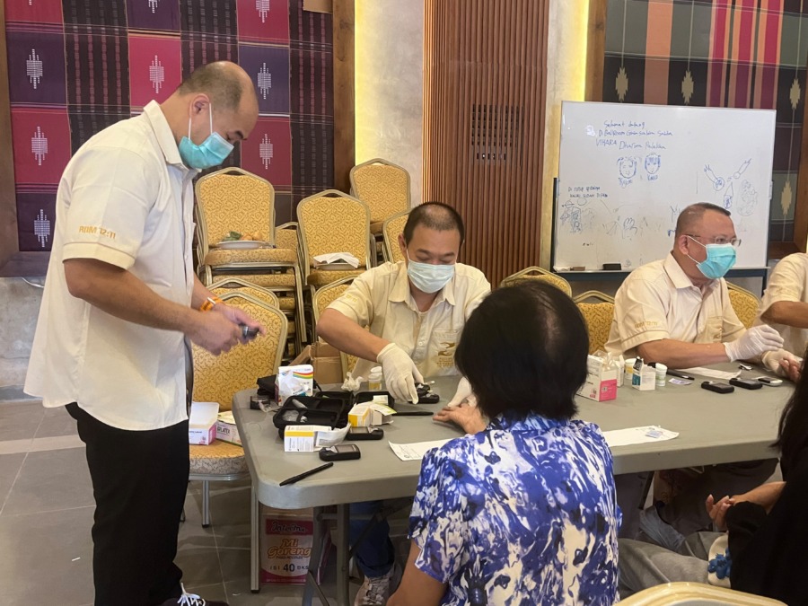 Baksos FORKITA Bone menghadirkan lima dokter dari Jakarta untuk pengobatan gratis