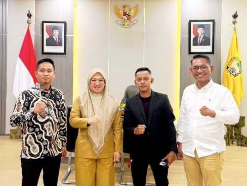 Bupati Gowa Husniah Talenrang bersama tim pengacaranya