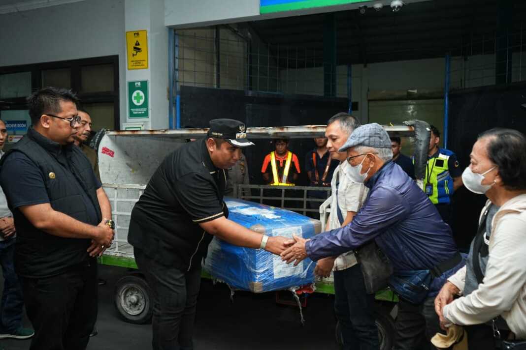 Jenazah Valenth tiba di Cargo Bandara Internasional Sultan Hasanuddin pada Minggu (20/9/2026) dan akan dimakamkan sore ini di Pannara, Senin (21/9/2026).