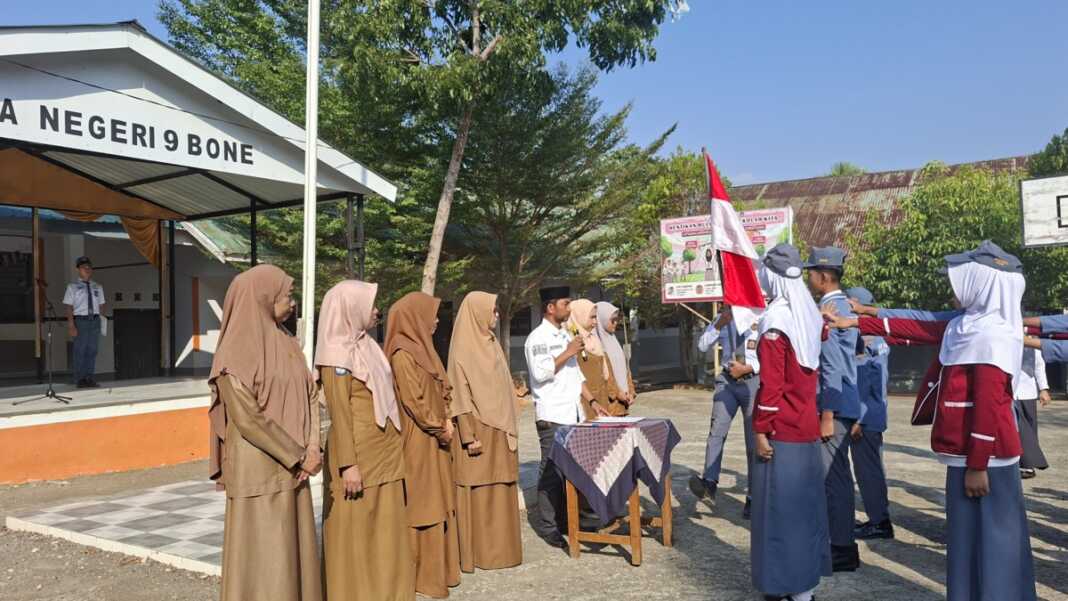 KPU Bone turun ke sekolah menyosialisasikan Pilketos Serentak tingkat SLTA sebagai pendidikan pemilih dan pembelajaran demokrasi bagi siswa