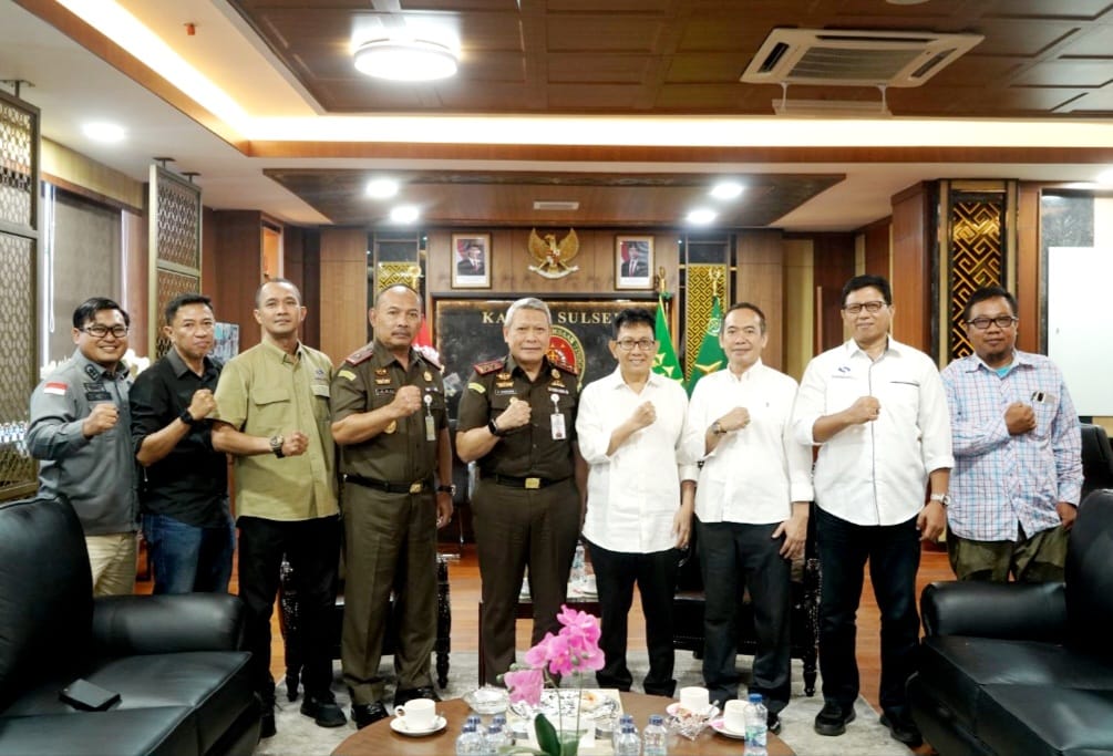 Kajati Sulsel Muhammad Syarifuddin bertemu PWI Sulsel membahas profesionalisme wartawan, keberimbangan berita, kode etik jurnalistik, dan peran pers dalam penegakan hukum, Rabu (23/9/2026).