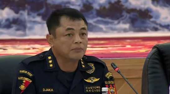Dirjen Bea Cukai Djaka mengungkap penindakan impor ilegal beras, garam, dan balpres senilai Rp27,3 miliar oleh Bea Cukai sepanjang Agustus hingga September 2026 dalam konferensi pers, Selasa (22/9/2026)