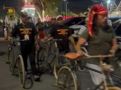 Ratusan sepeda tua dari 11 kabupaten di Sulselbar memeriahkan Karnaval Sepeda Tua Festival Gau Maraja 2026 di Watampone, Bone