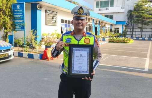 Satlantas Polres Bone meraih juara 1 penyelesaian perkara Laka Lantas P21 terbanyak dalam lomba Ditlantas Polda Sulsel pada HUT Lalu Lintas Bhayangkara ke-71