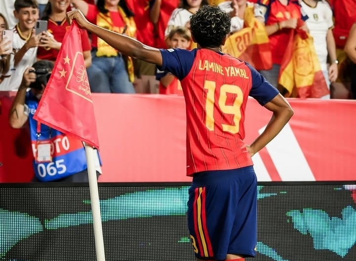 Lamine Yamal pada laga UEFA Nations League di Stadion Ramon Sanchez Pizjuan, Sevilla, Rabu (30/9/2026) dini hari