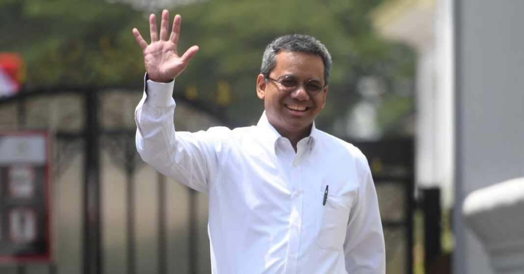 Suahasil Nazara resmi menjadi Menteri Keuangan menggantikan Purbaya Yudhi Sadewa. Ekonom dan Guru Besar UI ini membawa pengalaman dari ruang kuliah, perumusan kebijakan fiskal, hingga penanganan ekonomi saat pandemi.